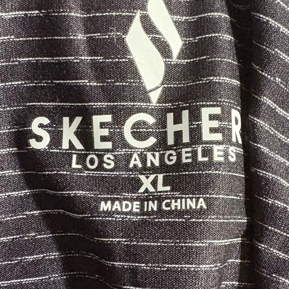 Skechers Black Short Sleeve T-Shirt XL - Picture 2 of 3
